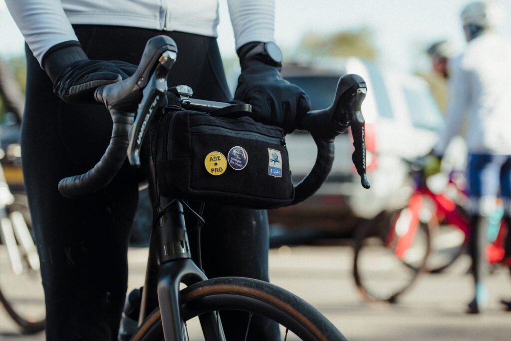 Kota Moon handlebar bag on the bike.