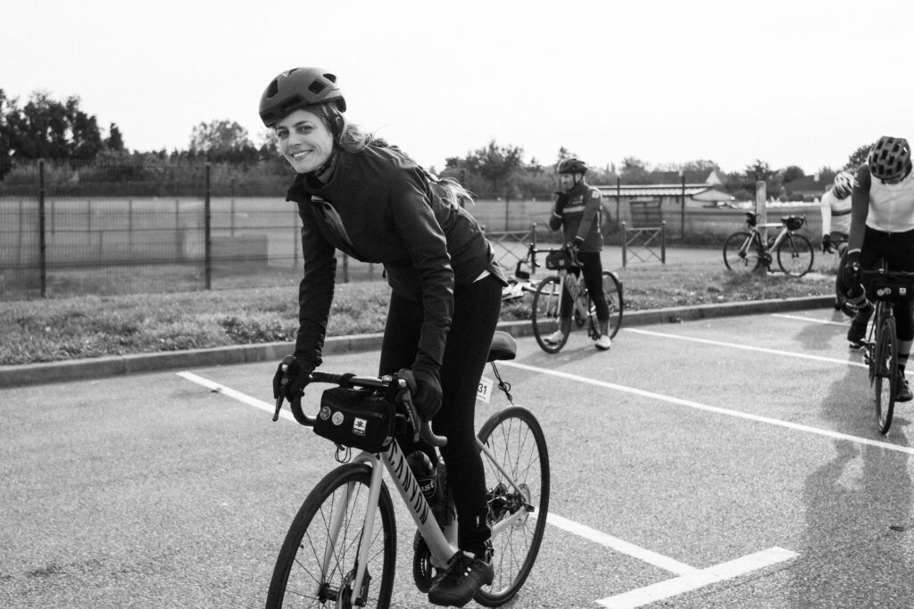 Happy cyclist with Kota Moon handlebar bag