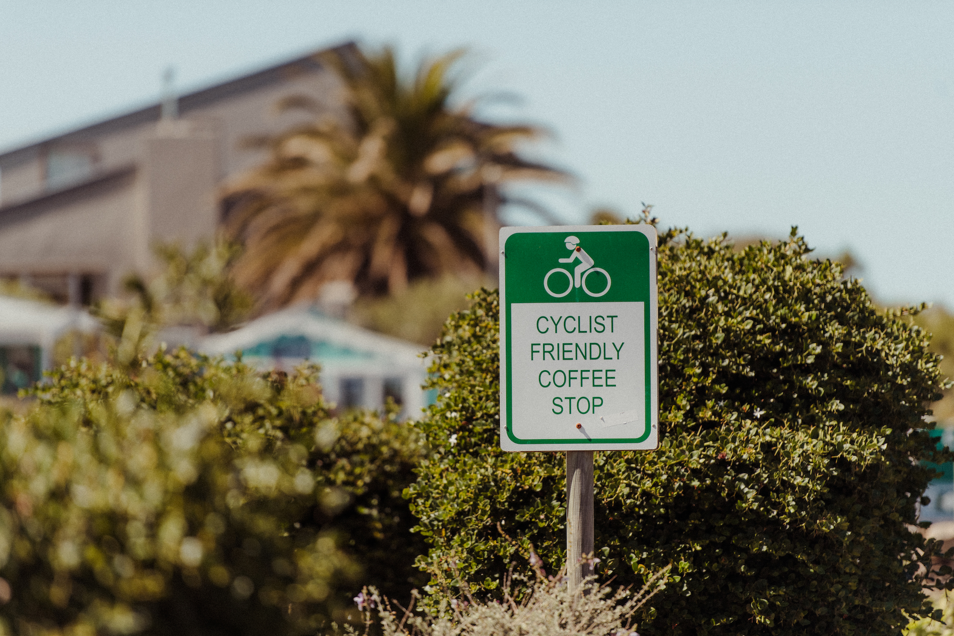 Sign saying cyclist friendly coffee stop